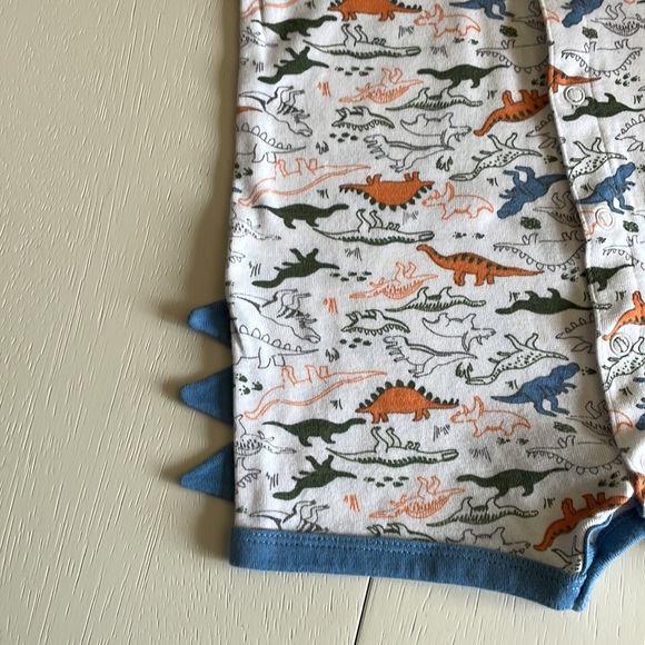 Carters one piece short outfit with dinosaurs size 18 months - Picture 2 of 6